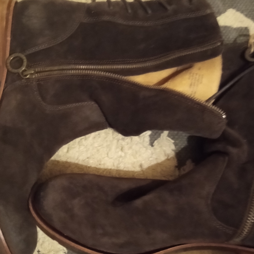 Women's aqua softt casual dress boots color is brown and the size is a 11